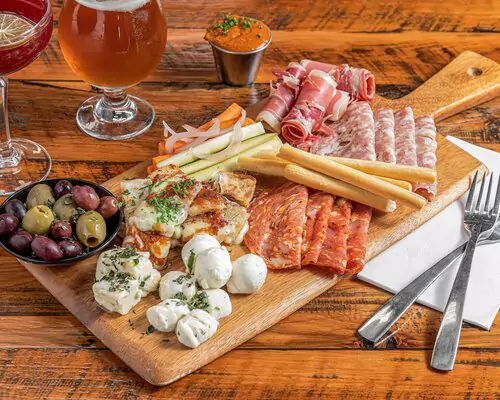 precinct-brewing-co-miami-grazing-board